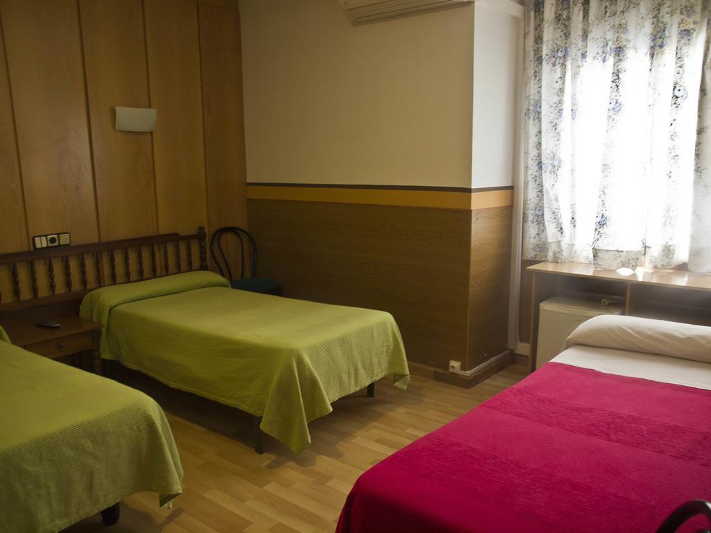 Hostal Lizana Уеска Номер фото